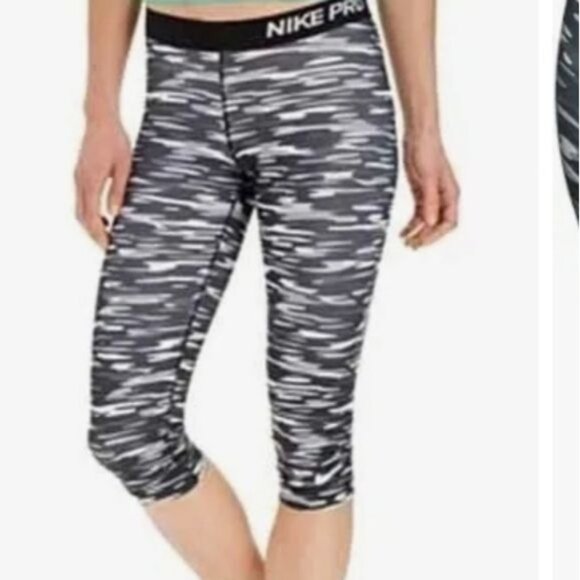 Nike Dri-fit  Pro Camo Capri Length Leggings Size Medium - Picture 2 of 13